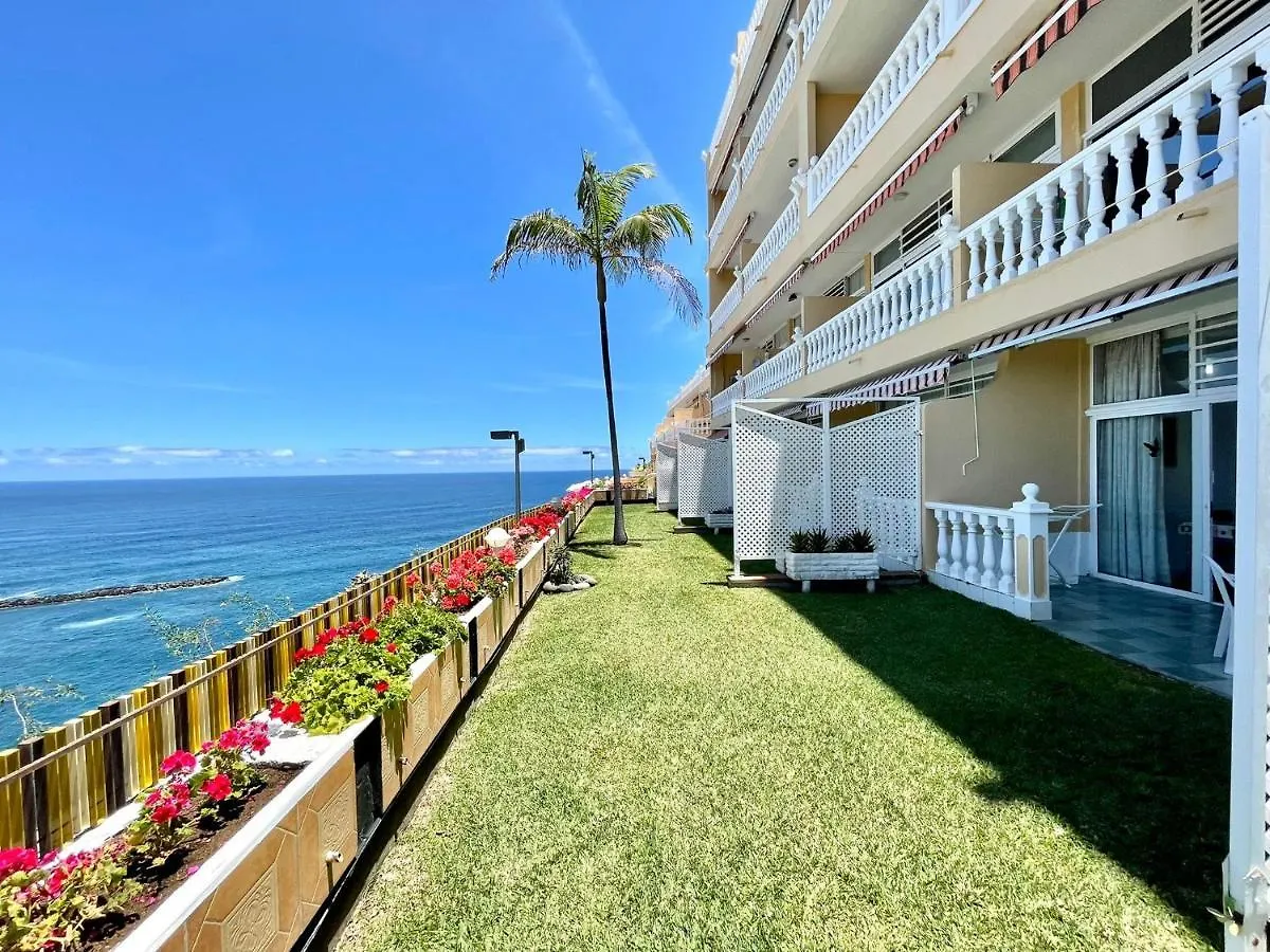 Studio With Direct View Of The Atlantic, Heated Pool, Wifi, 250 Meters To The Beach Apartment Puerto de la Cruz  Puerto de la Cruz (Tenerife)