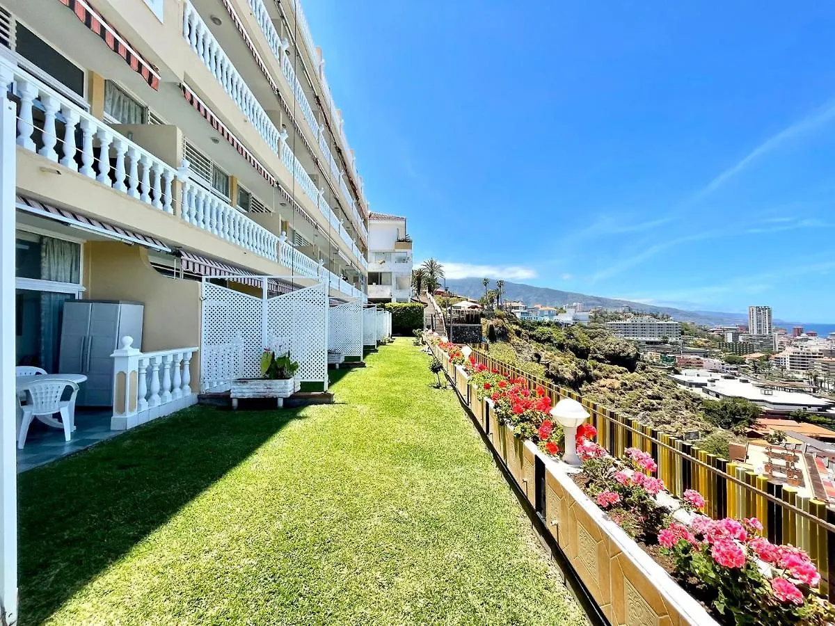 Studio With Direct View Of The Atlantic, Heated Pool, Wifi, 250 Meters To The Beach Apartment Puerto de la Cruz  Spain